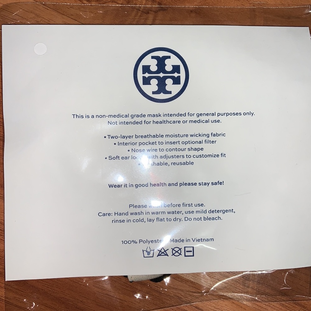 NWT Tory Burch Face Mask - Picture 3 of 3